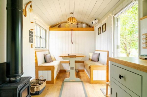 Hut at Nettle and Dock